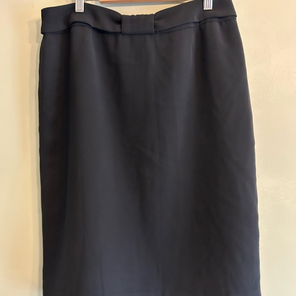 Un Deux Trois Classic Black Pencil Skirt